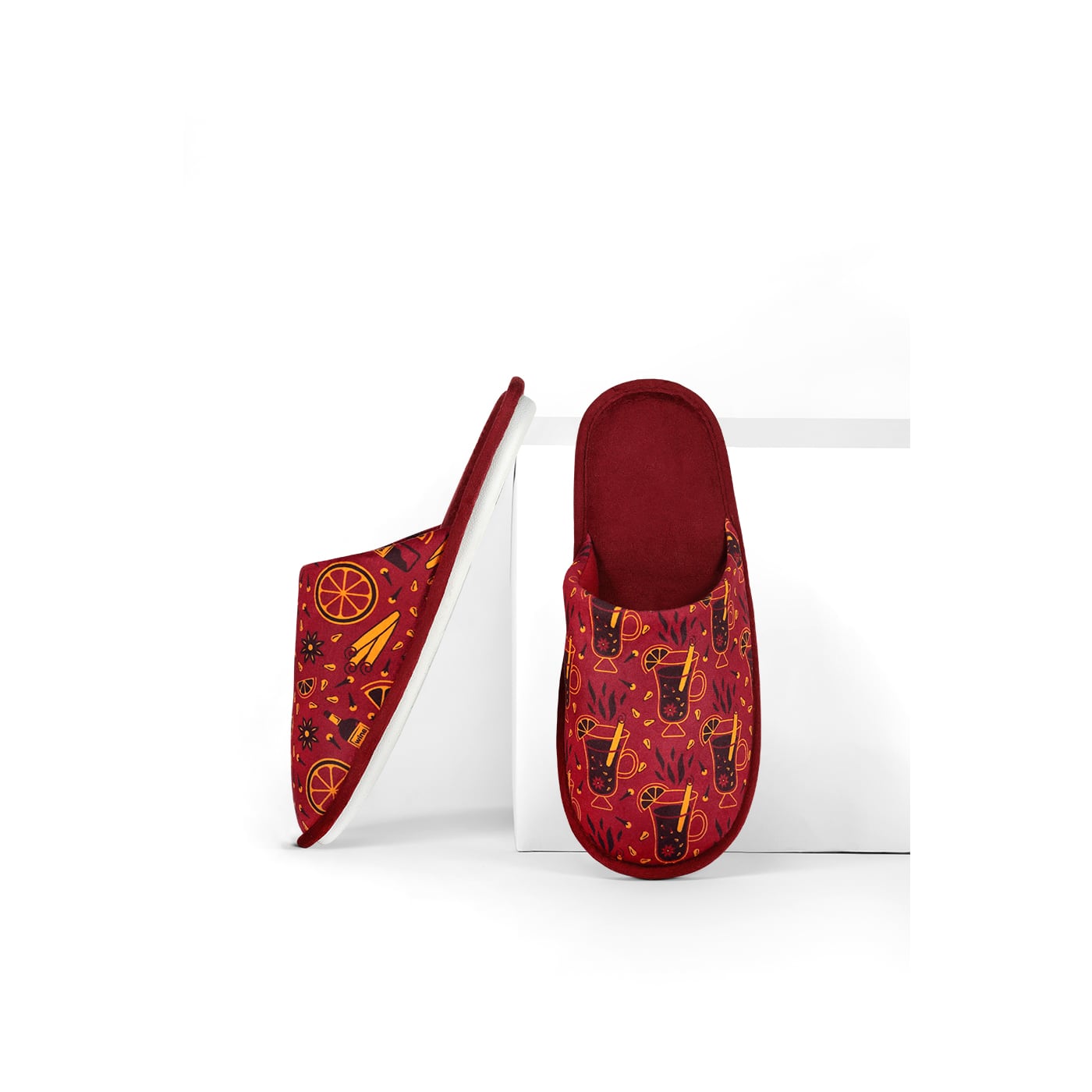 papuci de casă roșii cu model de Crăciun și imprimeu sangria – StoryBox